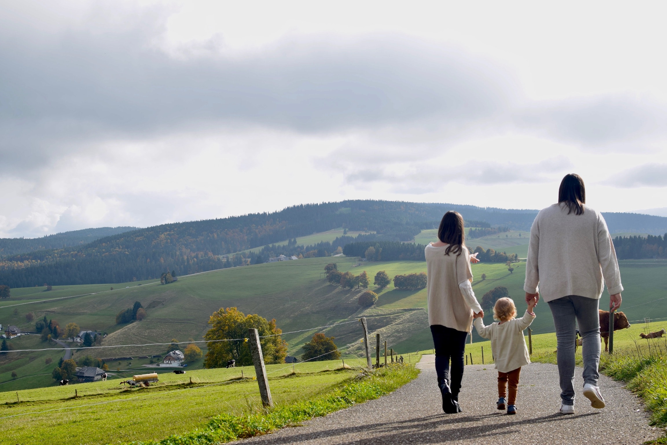 Mona, Verena und Lia in der Natur